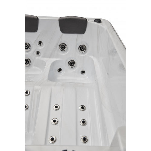 Luxury Spas Riley 3-Person Hot Tub