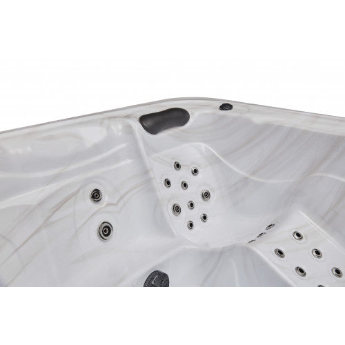 Luxury Spas Eclipse 6 Person Hot Tub