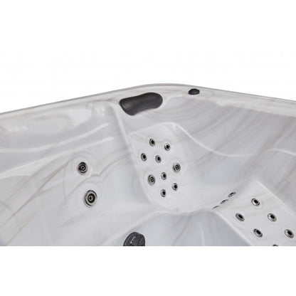 Luxury Spas Eclipse 6 Person Hot Tub