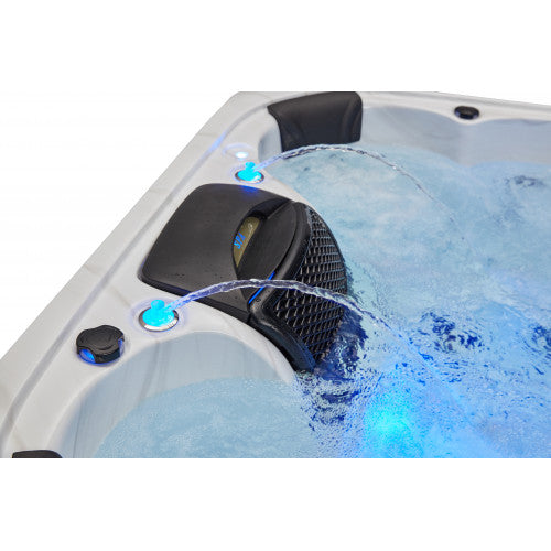 Luxury Spas Victoria 6-Person Hot Tub