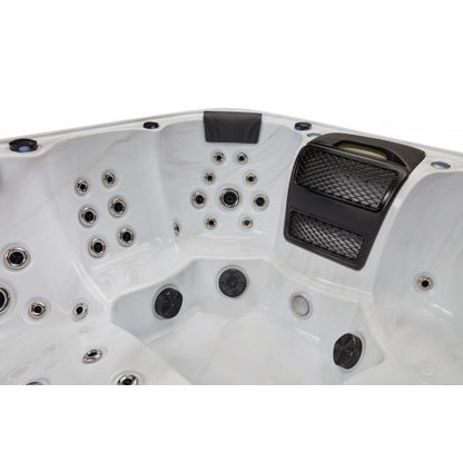 Luxury Spas Victoria 6-Person Hot Tub