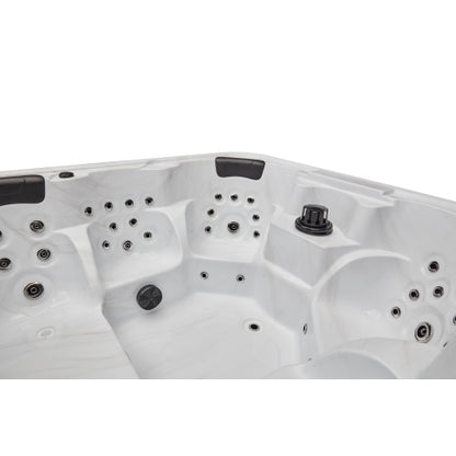 Luxury Spas Eclipse 6 Person Hot Tub